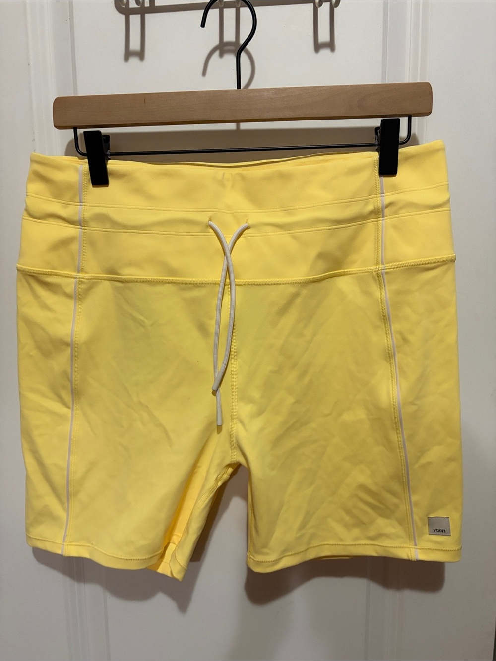 Vuori Daily Piped Short 5” Dandelion